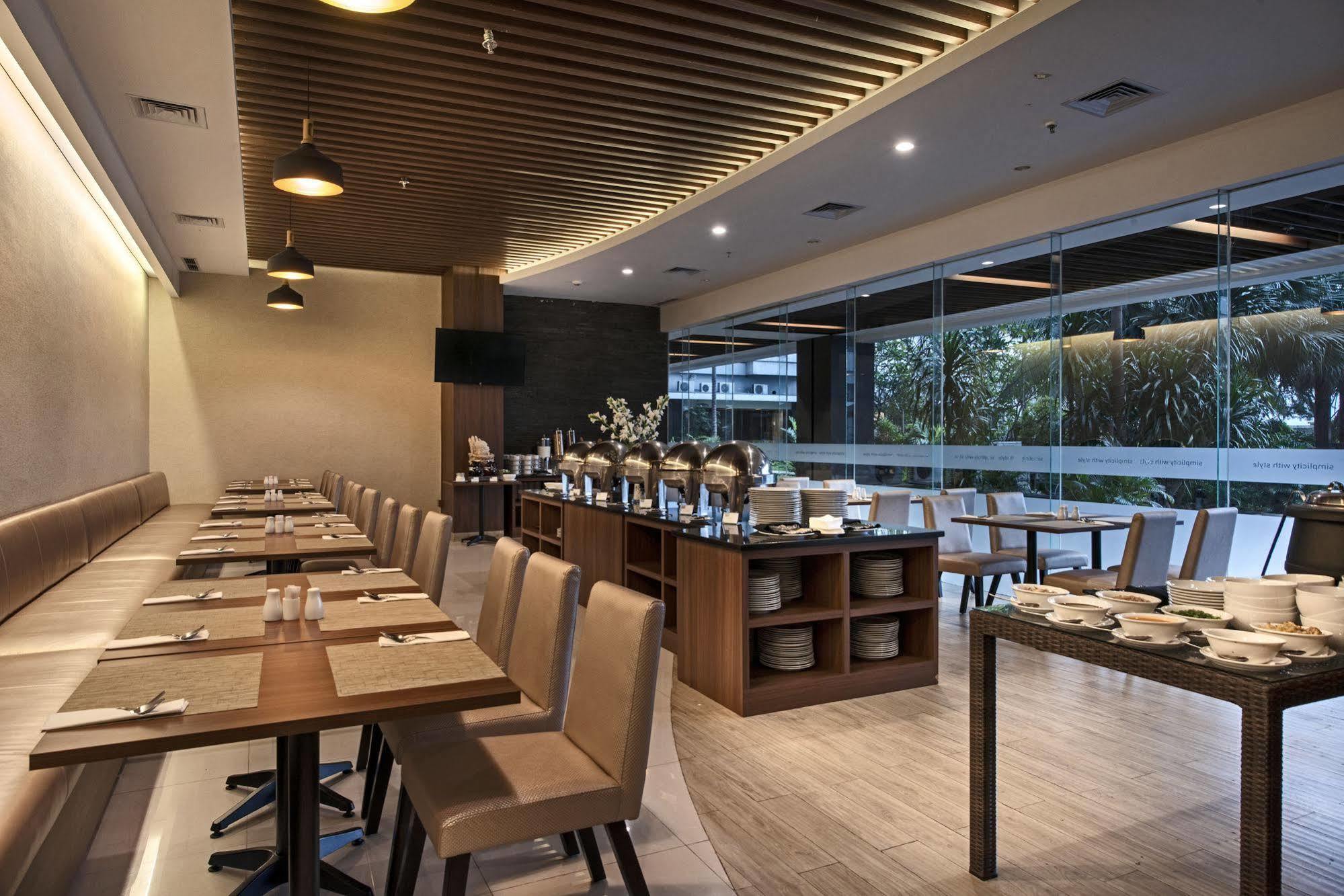 Grand Whiz Poins Simatupang Yakarta Exterior foto